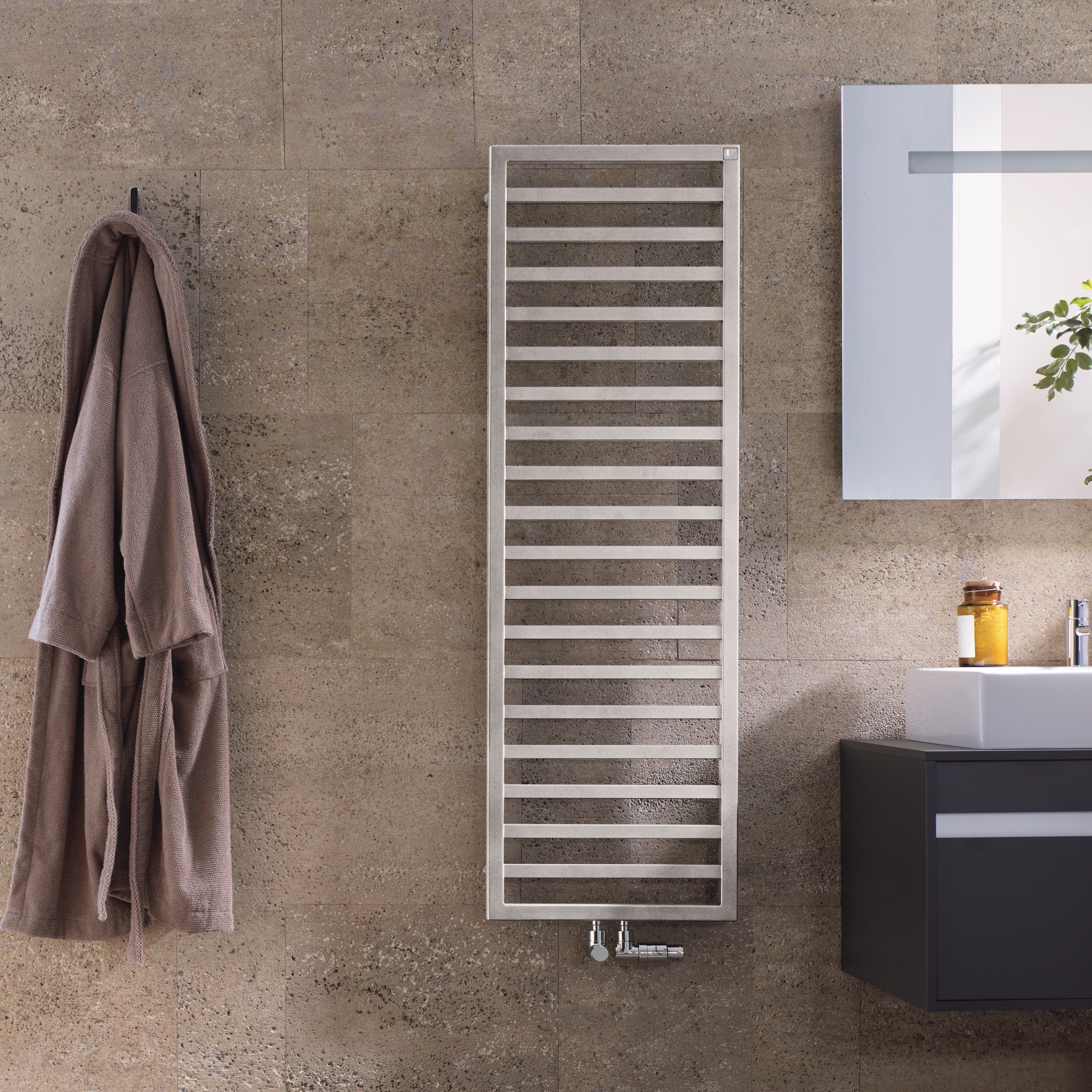 Zehnder Quaro kúpeľňový radiátor rebríkový 140x30 cm chrómová QAC140-030