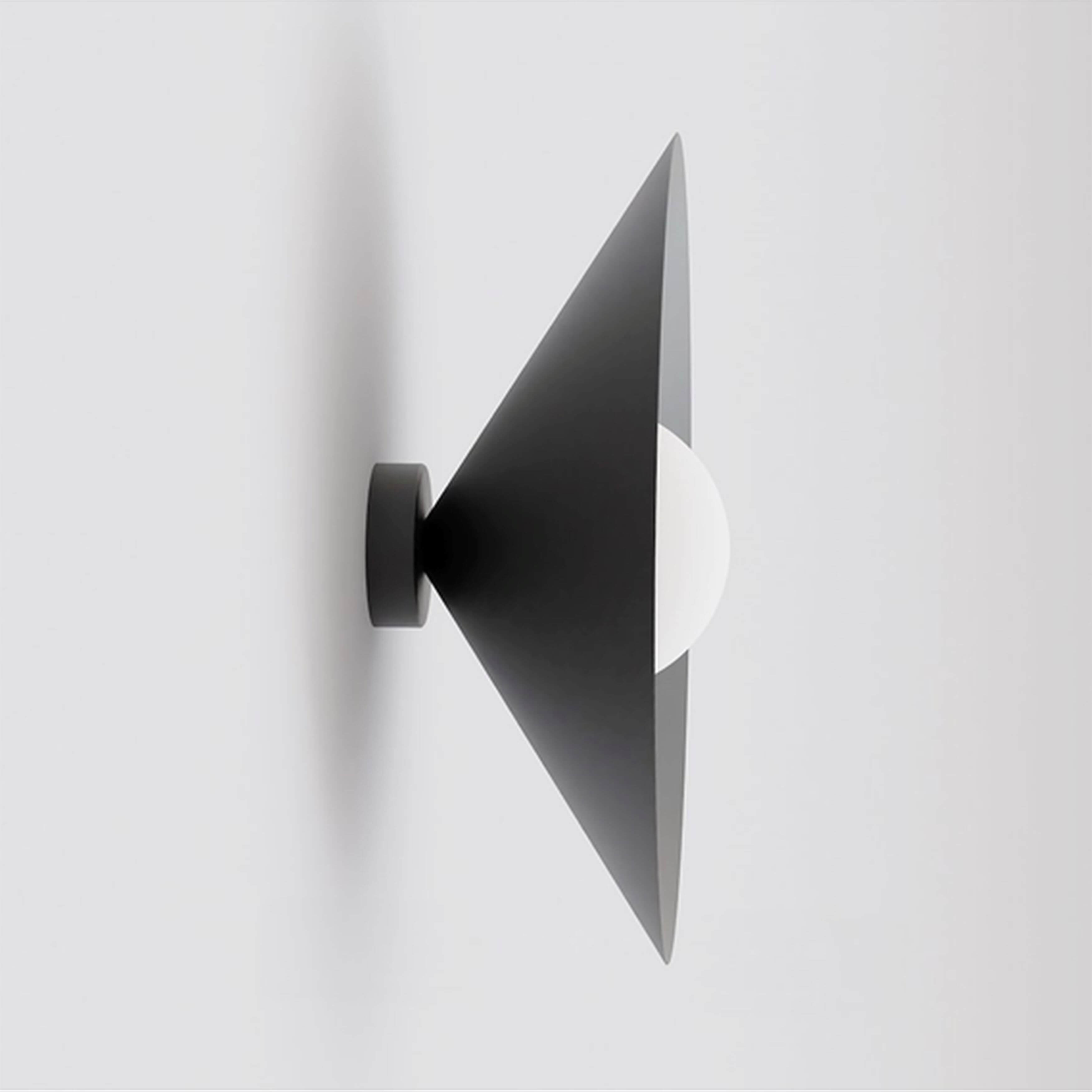 Emibig Mono nástenná lampa 1x10 W čierna-opálová 1717/K1M