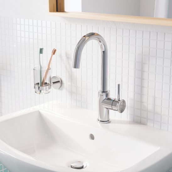 Súprava toaletná kefa Grohe Essentials 40513AL1, splachovacie tlačidlo Grohe Skate 38732AL0, 40510AL1, 40507AL1, 40508AL1, 40511AL1, 40372001