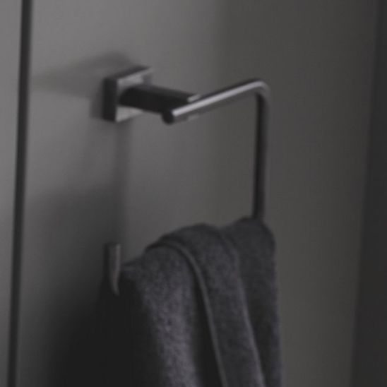 Súprava toaletná kefa Grohe Essentials 40513AL1, splachovacie tlačidlo Grohe Skate 38732AL0, 40510AL1, 40507AL1, 40508AL1, 40511AL1, 40372001